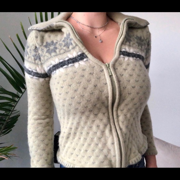 Sage green vintage wool sweater - Picture 2 of 3